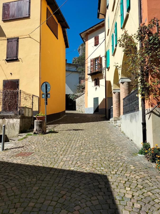 La Chicca Piccola Casina In Affitto Nel Borgo Antico Di Gaggio Montano Bo Daire Dış mekan fotoğraf